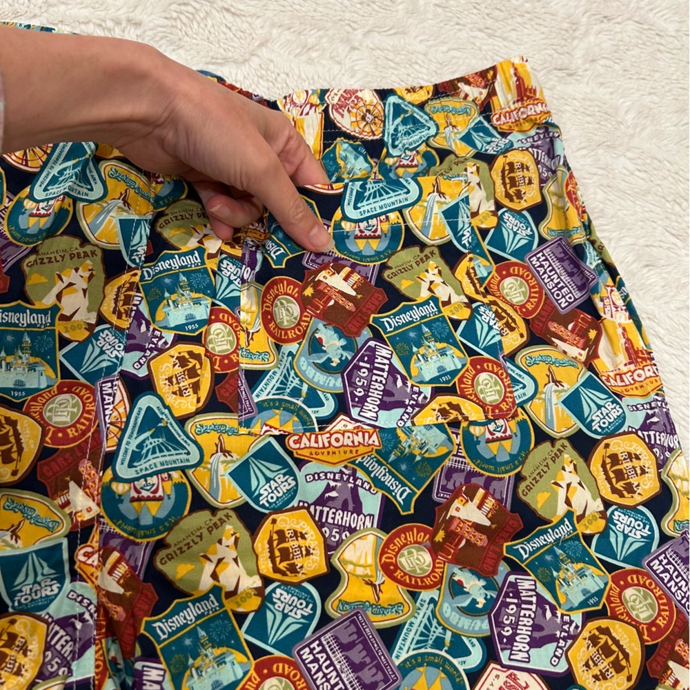 Disney Parks - Disneyland Destination Souvenir Travel Printed Lounge Pants Large - Picture 4 of 10